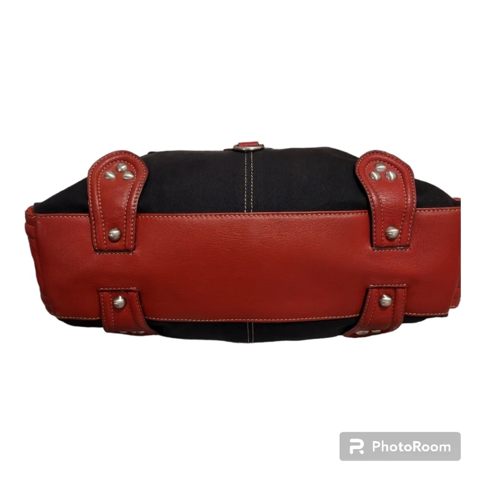 Iconic Y2K Energy: Rare Vintage Cettu Cargo Satchel
